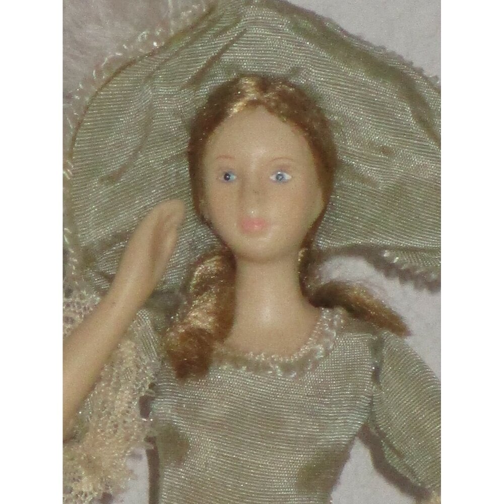 Popular Creations Victorian Green Hanky Porcelain Hand and Face Tassel Used Good - Picture 3 of 5